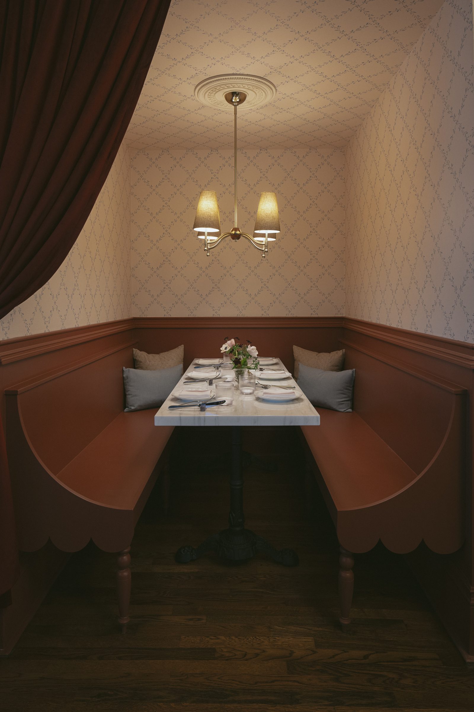 Bistro Amasa interior by Hearth Homes Interiors