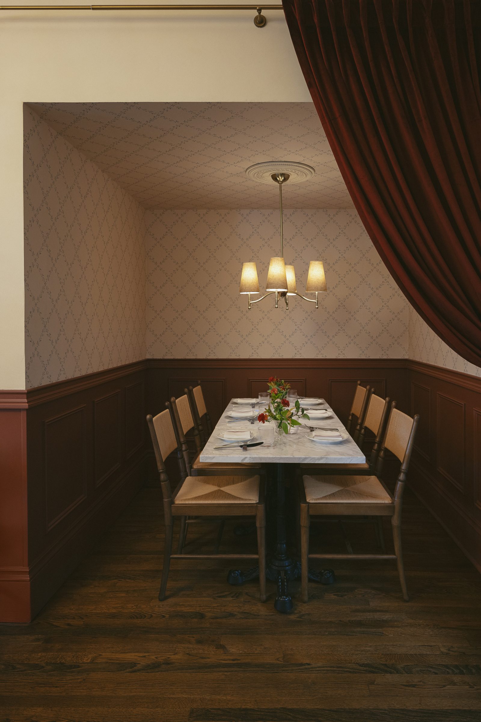 Bistro Amasa interior by Hearth Homes Interiors